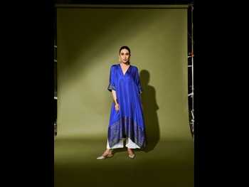  alt="Karisma Kapoor"