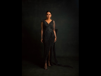  alt="Karisma Kapoor"