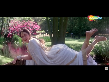  alt="Karisma Kapoor"
