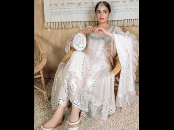  alt="Yashma Gill"