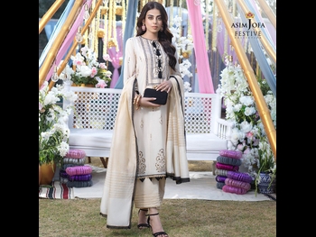  alt="Yashma Gill"
