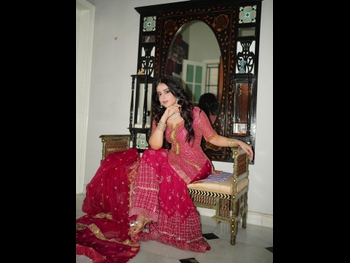  alt="Yashma Gill"