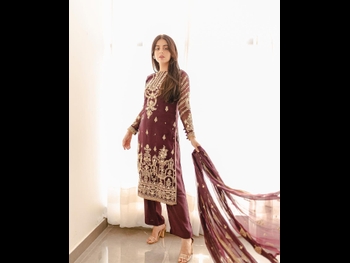  alt="Yashma Gill"