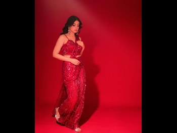  alt="Yashma Gill"