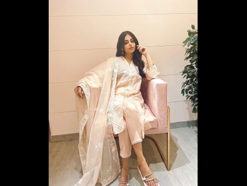  alt="Yashma Gill"