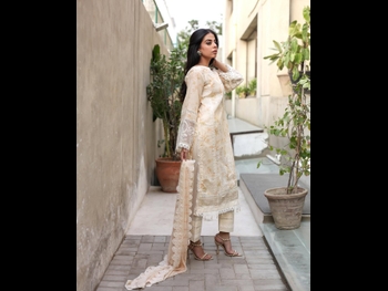  alt="Yashma Gill"