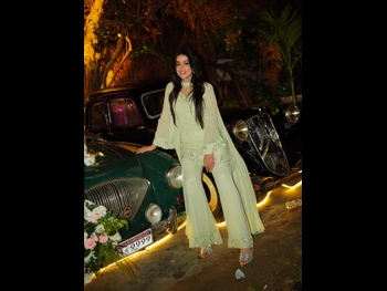  alt="Yashma Gill"
