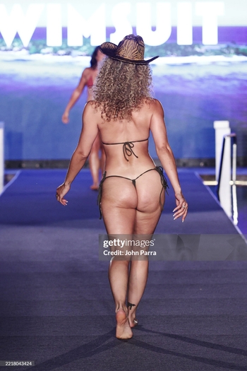Jasmine Sanders