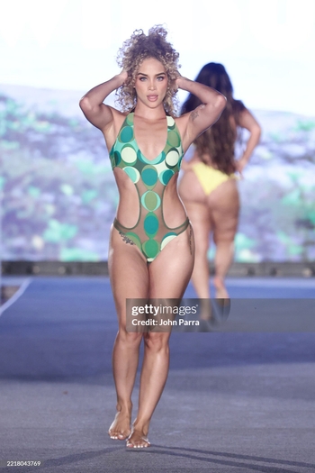 Jasmine Sanders