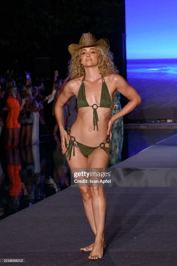 Jasmine Sanders