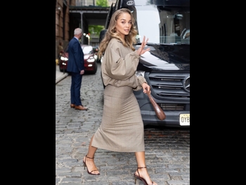  alt="Jasmine Sanders"