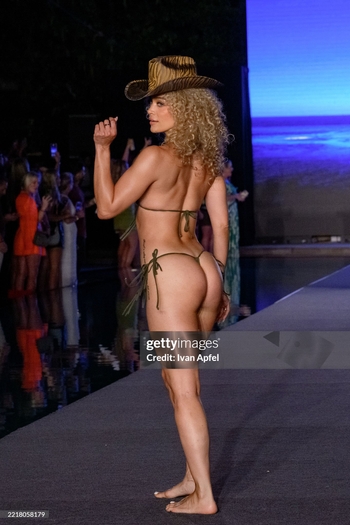 Jasmine Sanders