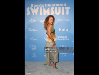  alt="Jasmine Sanders"