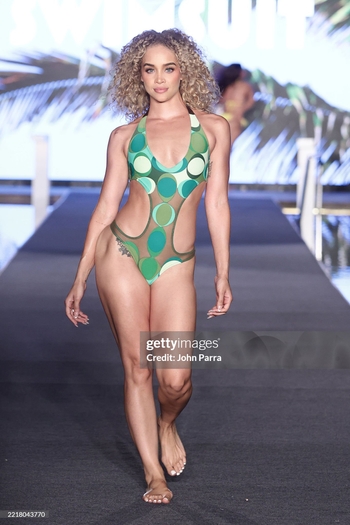 Jasmine Sanders