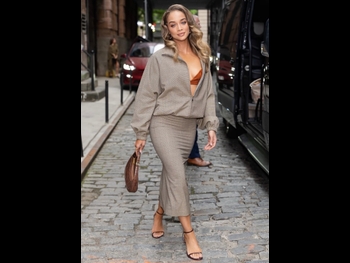  alt="Jasmine Sanders"