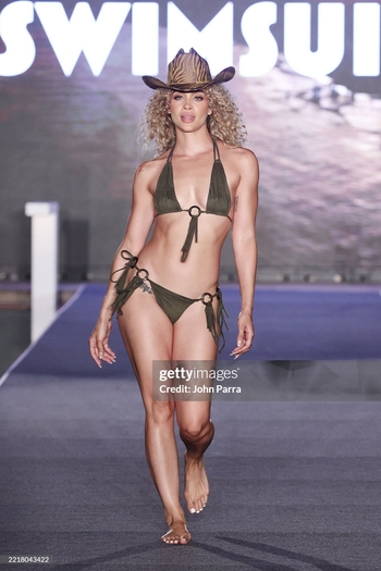 Jasmine Sanders