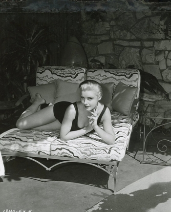 Elaine Stewart (I)
