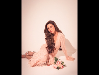  alt="Neha Shetty"