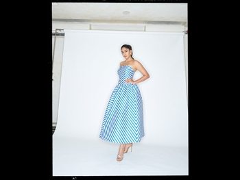  alt="Mrunal Thakur"