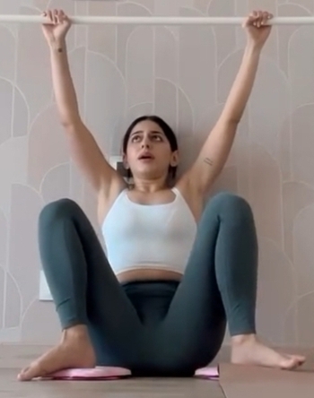 Alaya Furniturewala