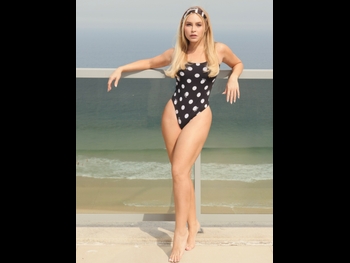  alt="Carla Diaz"