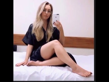  alt="Carla Diaz"