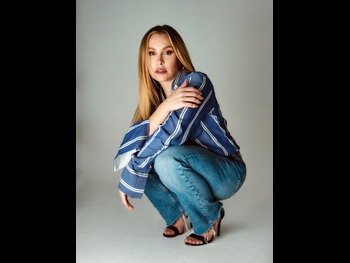 alt="Carla Diaz"