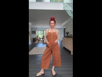  alt="Dianne Buswell"