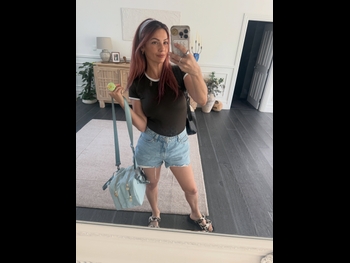  alt="Dianne Buswell"