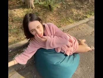  alt="Daphne Bozaski"