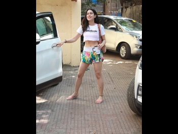  alt="Sara Ali Khan"