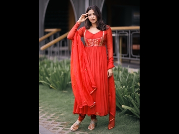  alt="Aishwarya Lekshmi"