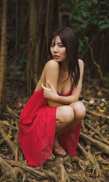 Asuka Kawazu