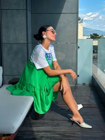 Ivi Adamou