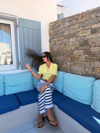 Ivi Adamou