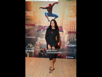  alt="Naz Perez"