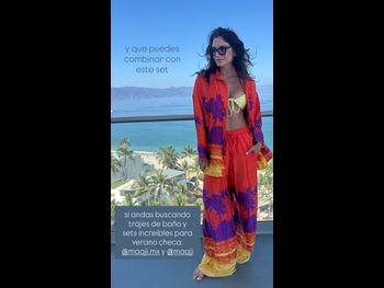  alt="Aislinn Derbez"