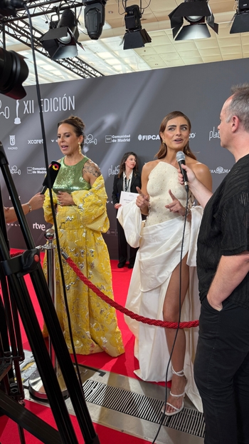 Aislinn Derbez