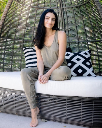 Aislinn Derbez