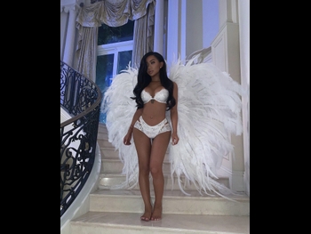  alt="Nikita Dragun"