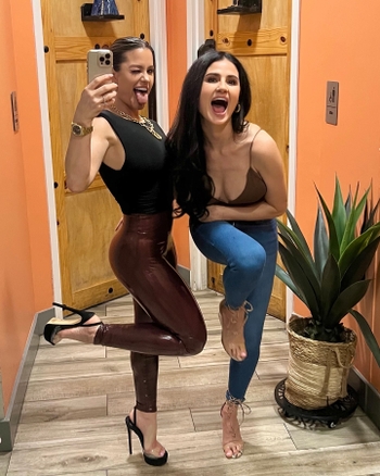 Brooke Adams (V)