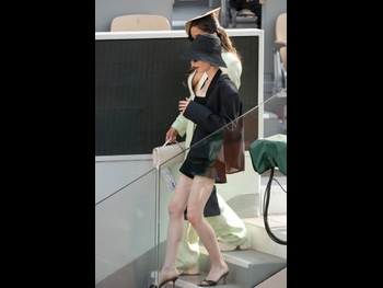  alt="Lily Collins"