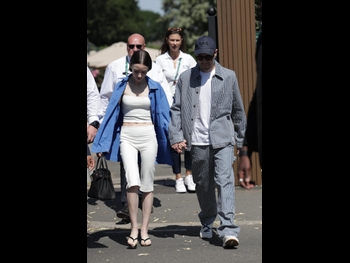  alt="Lily Collins"