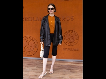  alt="Lily Collins"