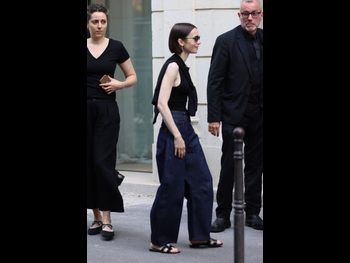  alt="Lily Collins"