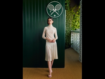  alt="Lily Collins"