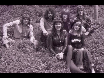  alt="Nancy Wilson"