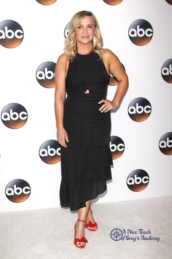 Jessica Capshaw