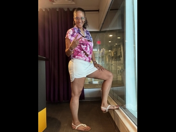  alt="Steph Lova"