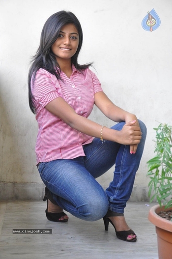 Anandhi